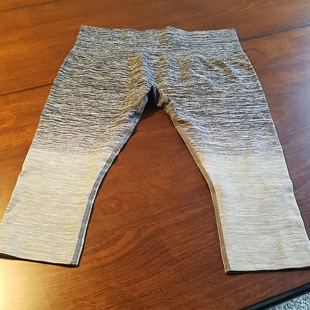 New without tags women's yoga capris